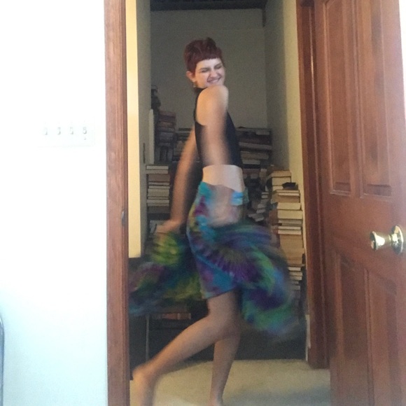 BEAUTIFUL HANDMADE SKIRT - Picture 8 of 8